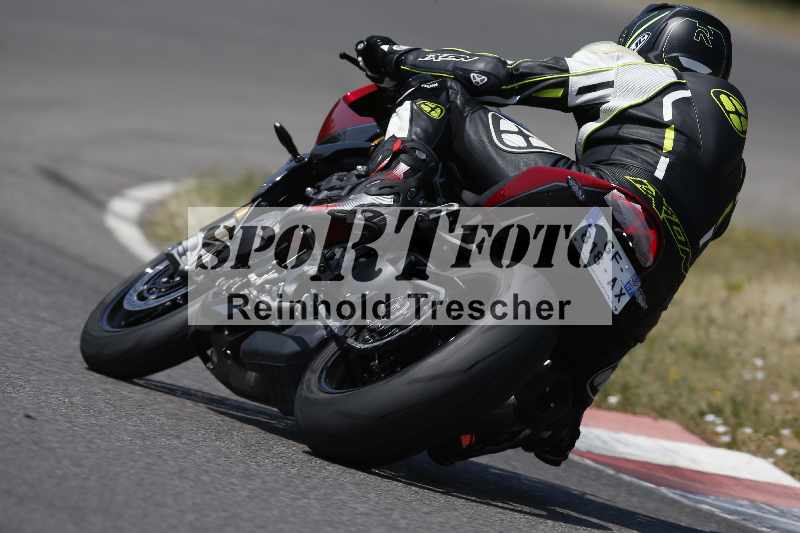 /Archiv-2023/28 05.06.2023 Moto Club Anneau du Rhin/vert-medium/6